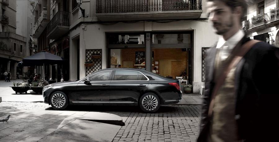  Genesis EQ900 2016 года  (фото 4 из 30)